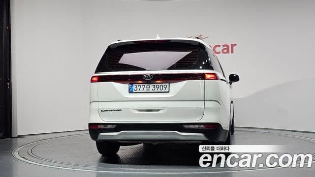 Kia Carnival 2021 — Фото 4/20