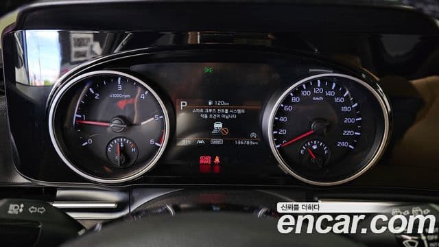 Kia Carnival 2021 — Фото 8/20