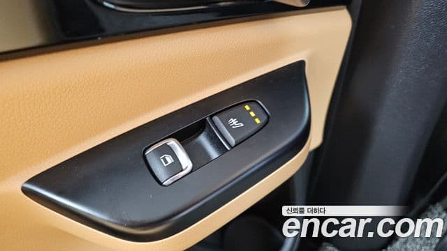 Kia Carnival 2021 — Фото 19/20