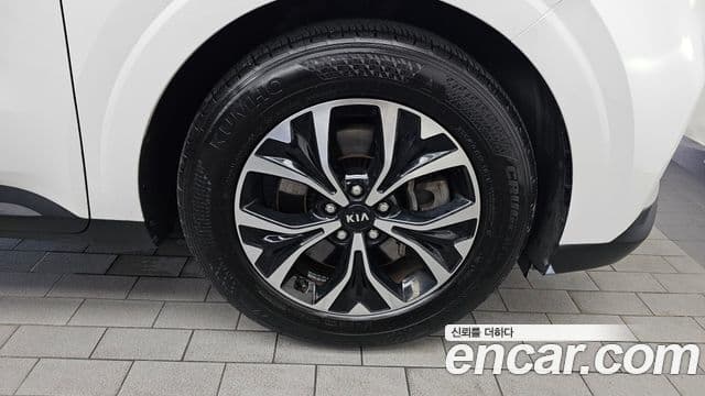 Kia Carnival 2021 — Şəkil 26/34