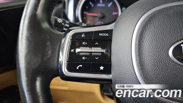 Kia Carnival 2021 — Şəkil 13/34