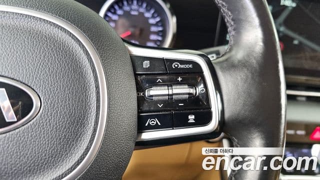 Kia Carnival 2021 — Şəkil 29/34