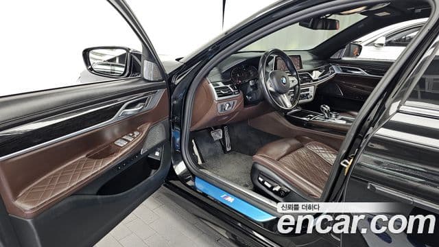 BMW 7 Series 2019 — Photo 18/20