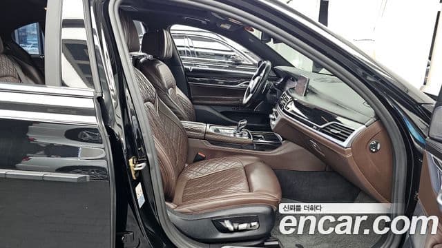 BMW 7 Series 2019 — Photo 16/20