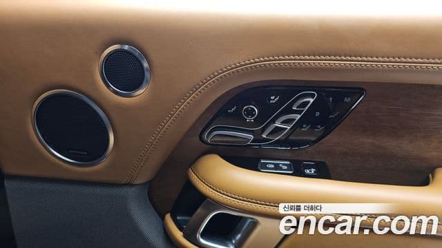 Land Rover Range Rover 2018 — Фото 17/20