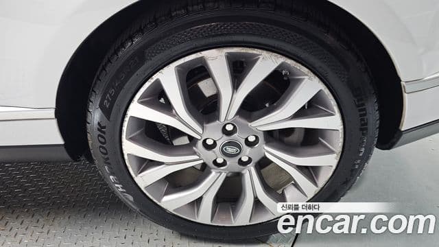 Land Rover Range Rover 2018 — ფოტო 36/36