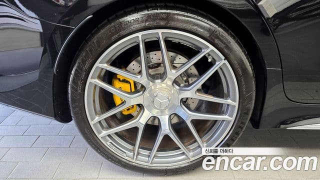 Mercedes-Benz AMG GT 2023 — Photo 9/20