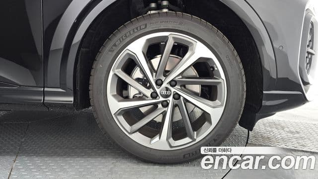 Audi Q5 2025 — Photo 30/34