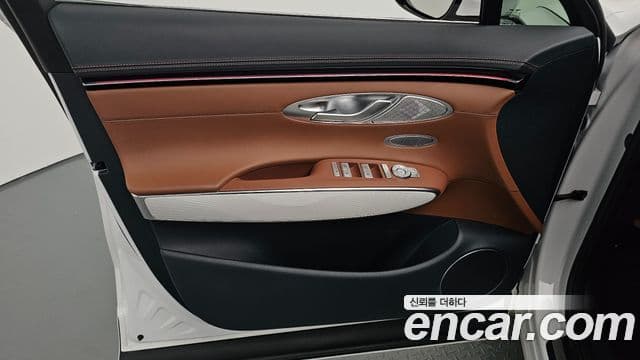 Genesis GV70 2025 — Şəkil 29/33
