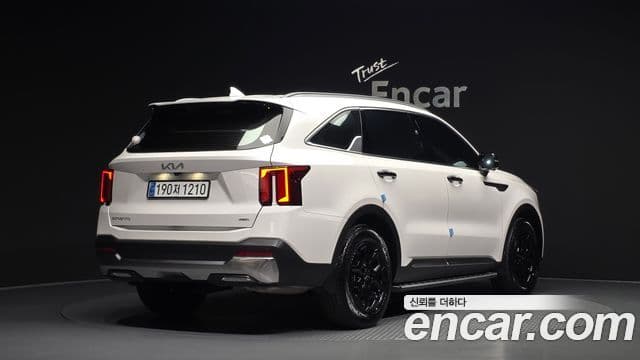 Kia Sorento 2023 — Şəkil 27/32