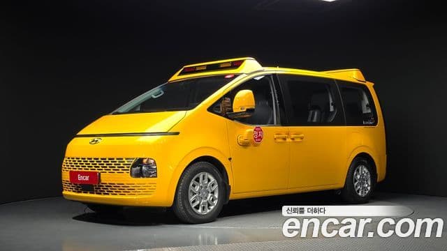 Hyundai Staria 2022 — Фото 1/20