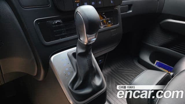 Hyundai Staria 2022 — Фото 9/20
