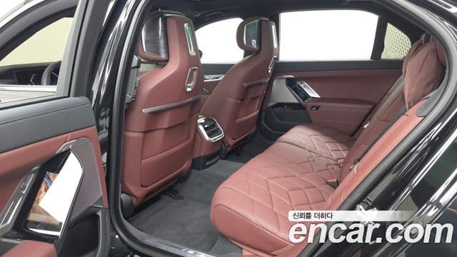 BMW 7 Series 2026 — Şəkil 17/32