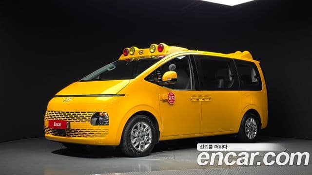 Hyundai Staria 2025 — Фото 1/20