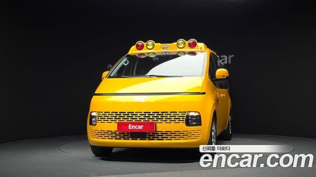 Hyundai Staria 2025 — Фото 3/20