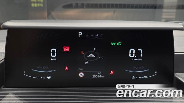 Hyundai Staria 2025 — Фото 8/20