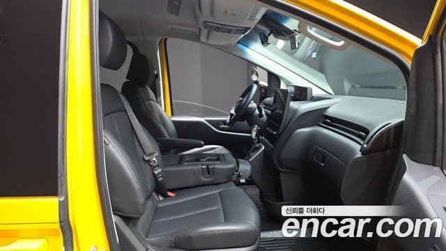 Hyundai Staria 2025 — ფოტო 18/34