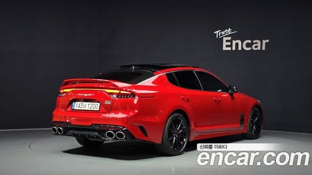 Kia Stinger 2022 — Фото 1/20