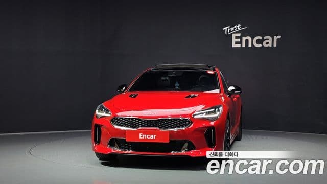 Kia Stinger 2022 — Фото 2/20