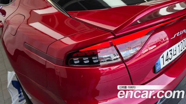 Kia Stinger 2022 — Фото 8/20