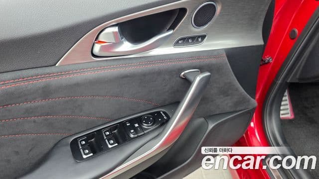 Kia Stinger 2022 — Фото 14/20