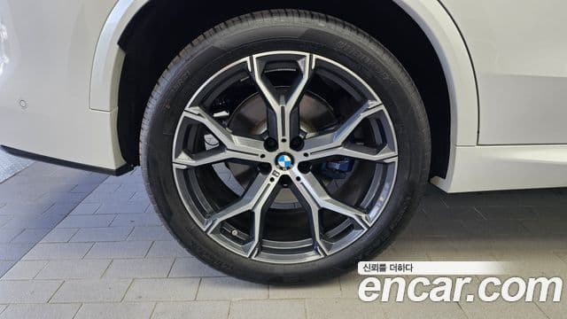 BMW X5 2025 — Photo 22/33
