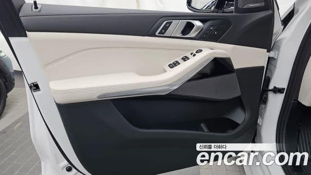 BMW X5 2025 — Photo 21/33