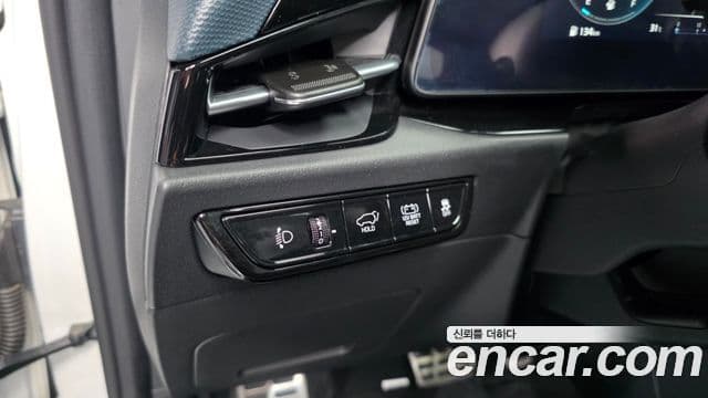 Kia Niro 2025 — ფოტო 32/38