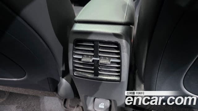 Kia Niro 2025 — ფოტო 37/38