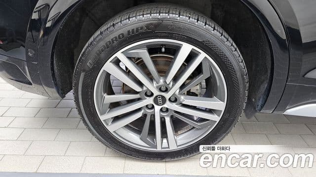Audi Q5 2021 — ფოტო 19/20