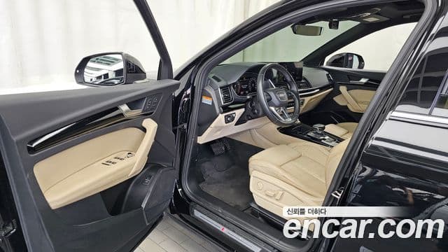 Audi Q5 2021 — ფოტო 6/20