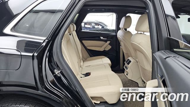 Audi Q5 2021 — ფოტო 12/20