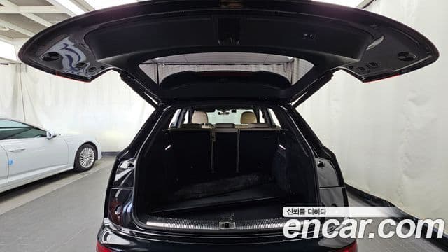Audi Q5 2021 — ფოტო 16/20