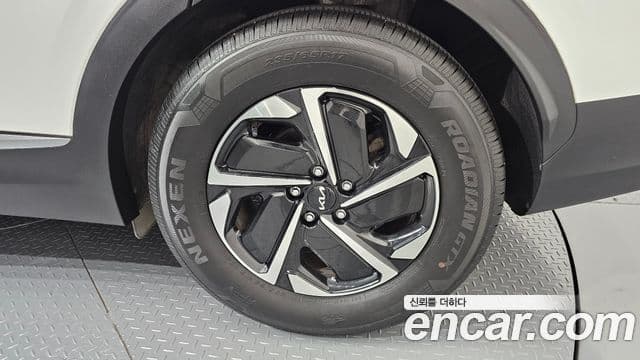 Kia Sportage 2023 — Şəkil 15/32