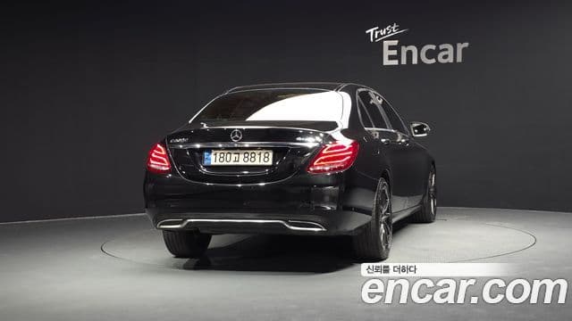 Mercedes-Benz C-Class 2018 — Şəkil 11/20