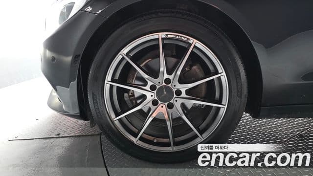 Mercedes-Benz C-Class 2018 — Şəkil 5/20