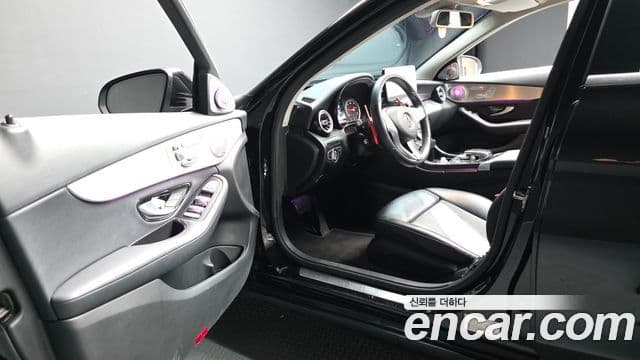 Mercedes-Benz C-Class 2018 — Şəkil 18/20
