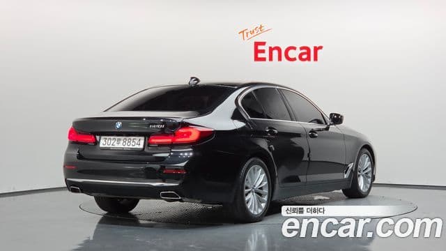 BMW 5 Series 2022 — ფოტო 15/20