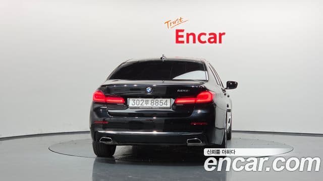 BMW 5 Series 2022 — ფოტო 6/20