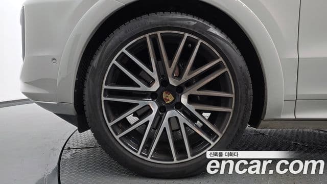Porsche Cayenne 2024 — ფოტო 2/41