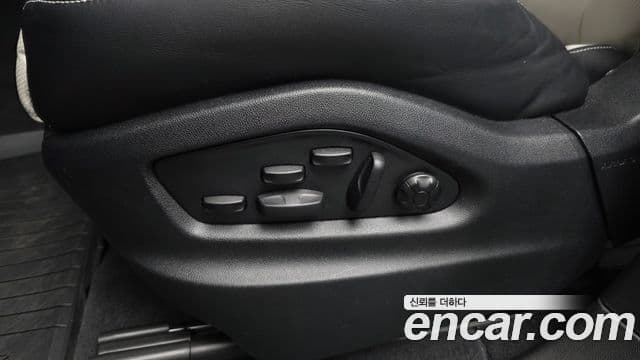 Porsche Cayenne 2024 — ფოტო 33/41