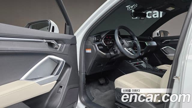 Audi Q3 2023 — Photo 29/36