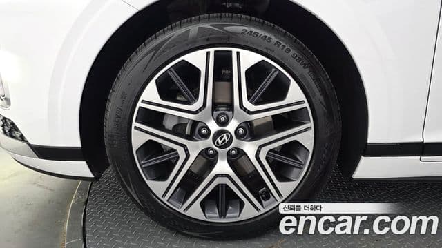 Hyundai Grandeur Hybrid 2024 — ფოტო 14/20