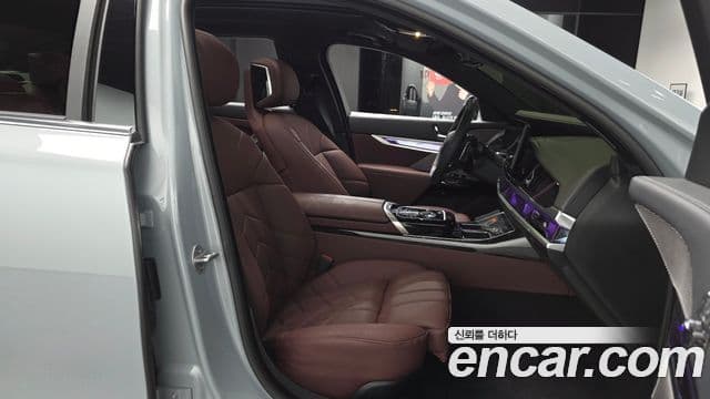 BMW 7 Series 2025 — Photo 24/37