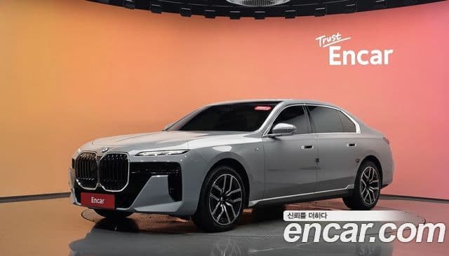 BMW 7 Series 2025 — Photo 15/37