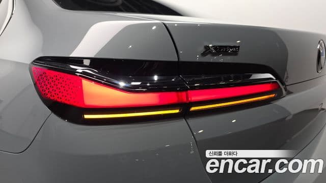BMW 7 Series 2025 — Photo 13/37
