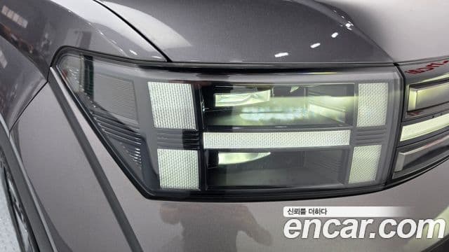 Hyundai Santa Fe 2025 — ფოტო 25/34