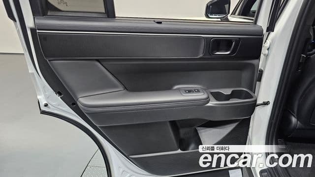 Hyundai Santa Fe 2024 — Photo 13/36