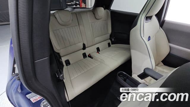 Mini Cooper Electric 2024 — ფოტო 28/34