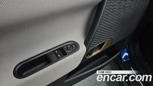 Mini Cooper Electric 2024 — ფოტო 8/34